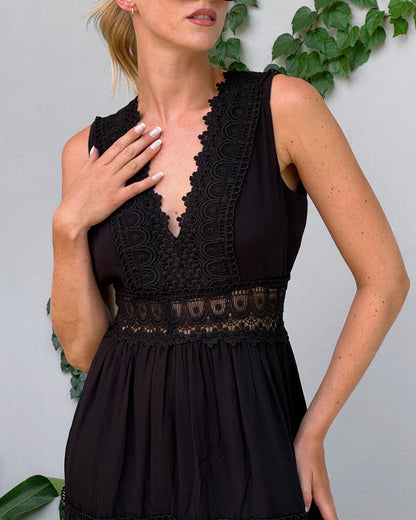 Clara | Spitzenkleid mit V-Ausschnitt