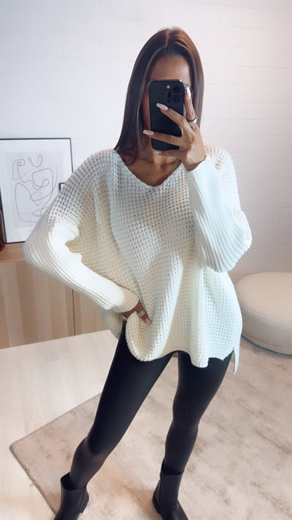 Grober Strick Pullover, engere Ärmel, V-Ausschnitt / wollweiss