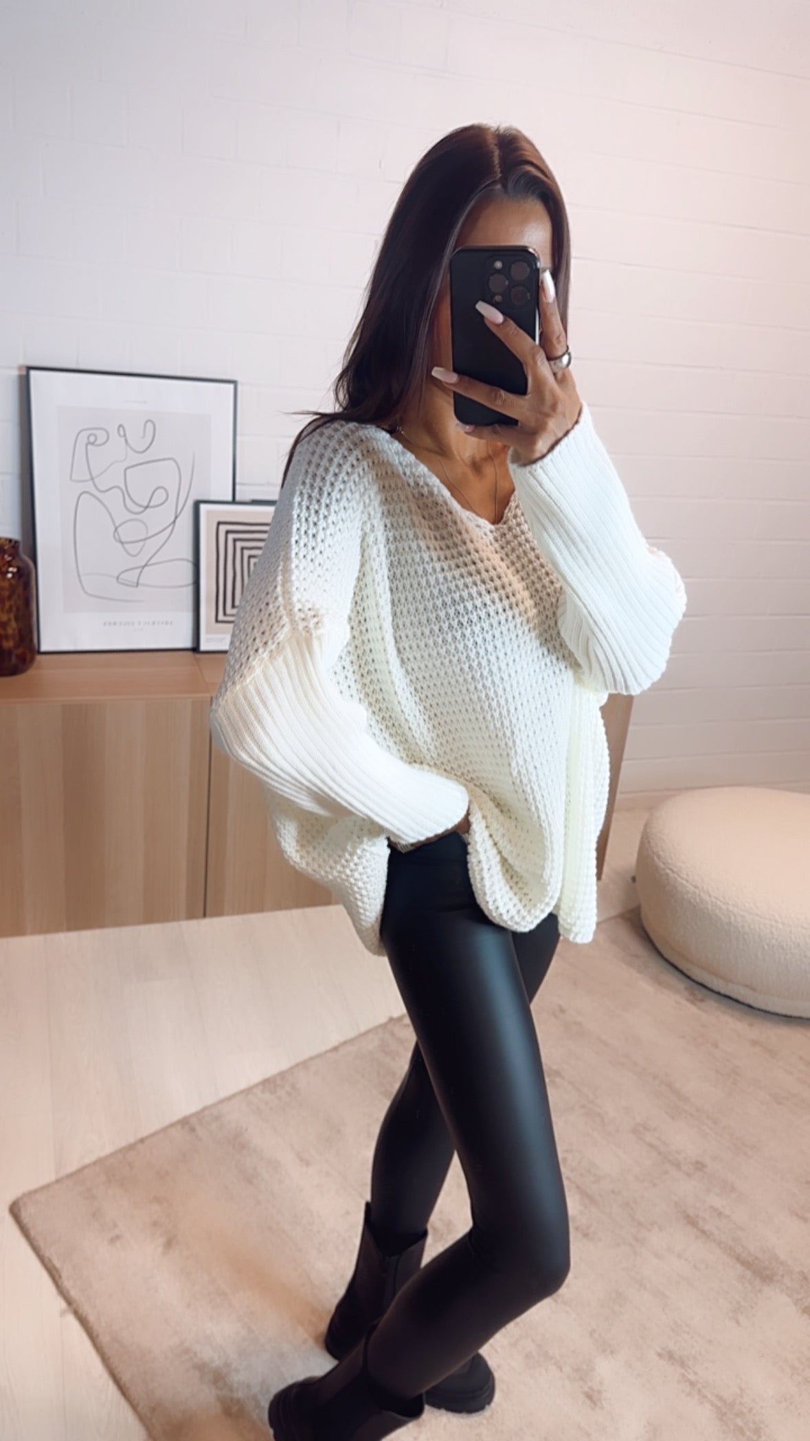Grober Strick Pullover, engere Ärmel, V-Ausschnitt / wollweiss