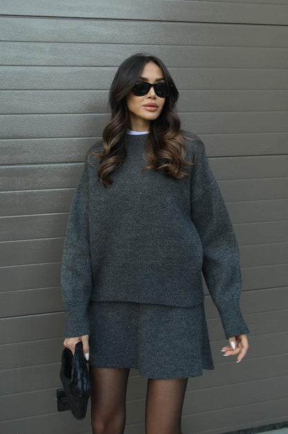 Adriana - Strickset für Damen - Lässiger Pullover und Rock in teiliger Ausführung