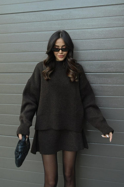 Adriana - Strickset für Damen - Lässiger Pullover und Rock in teiliger Ausführung