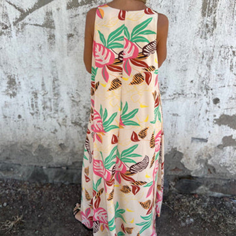 YLVA I MAXIKLEID MIT V-AUSSCHNITT